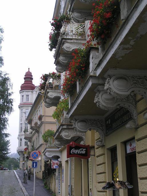 Nueva Fiesta Apartment Mariańskie Łaźnie Zewnętrze zdjęcie